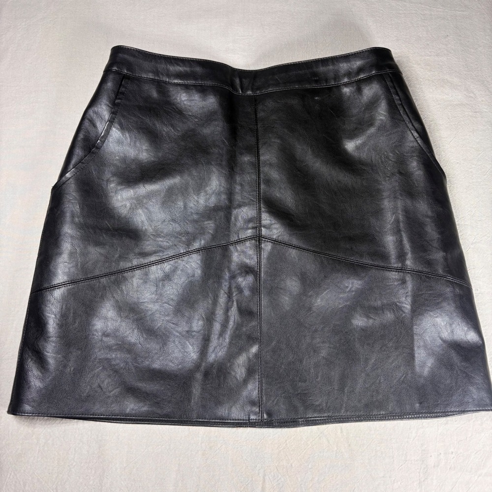 Altar'd State Black Faux Leather Mini Skirt XS A-Line Vegan‎ Pockets GG145-23